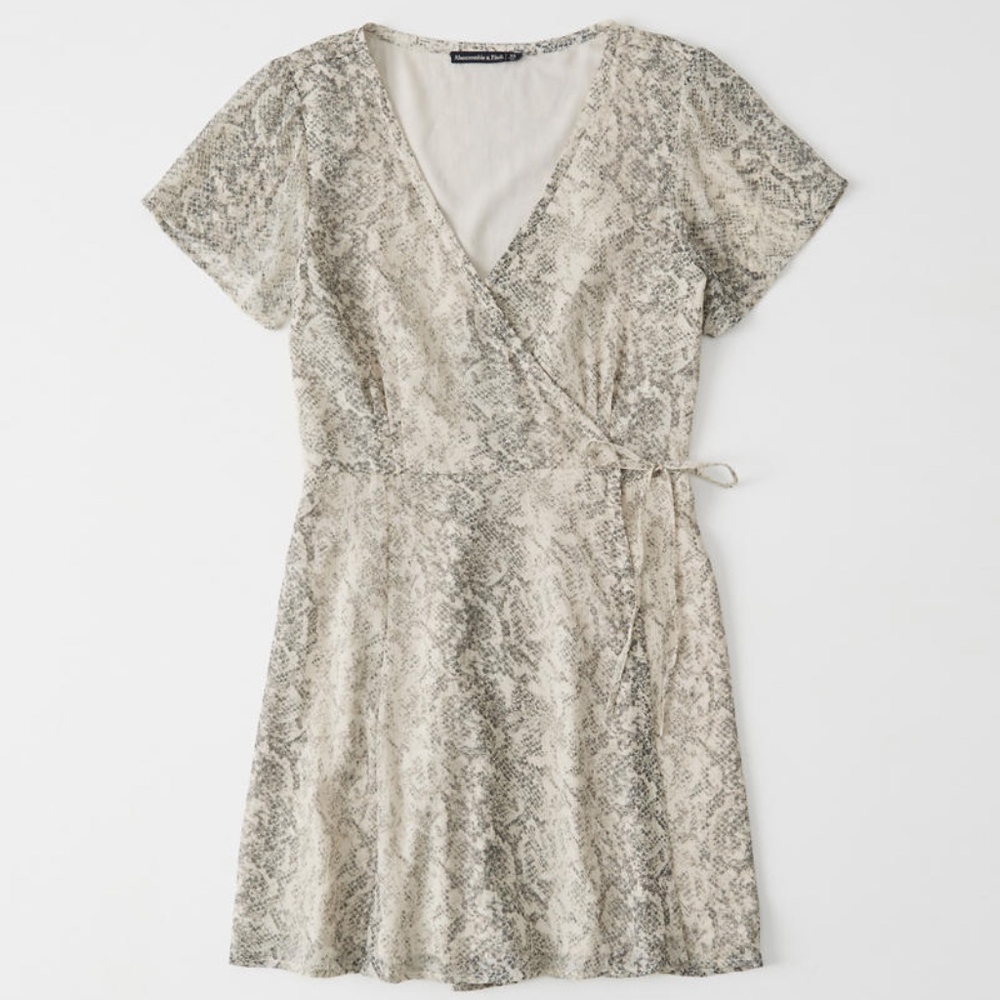 Short-Sleeve Chiffon Wrap Dress